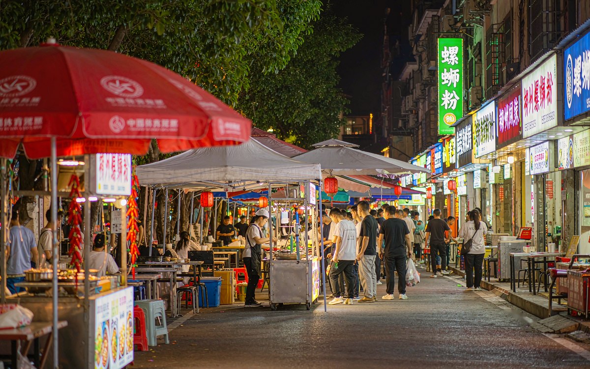 柳州螺蛳粉夜市排长队，你的店怎么把食客变成老客