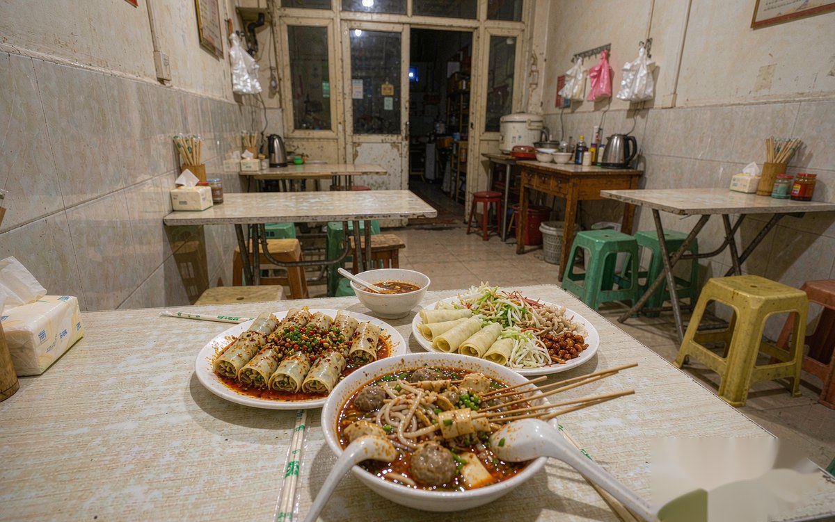 安顺的裹卷和丝娃娃有名，老板更该把小吃做成老客生意