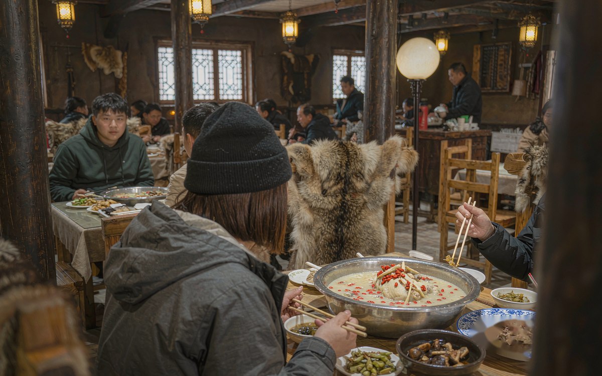 白山白山餐饮小程序怎么选?一套系统把点餐、会员、外卖理顺 白山白山餐饮小程序怎么选?一套系统把点餐、会员、外卖理顺